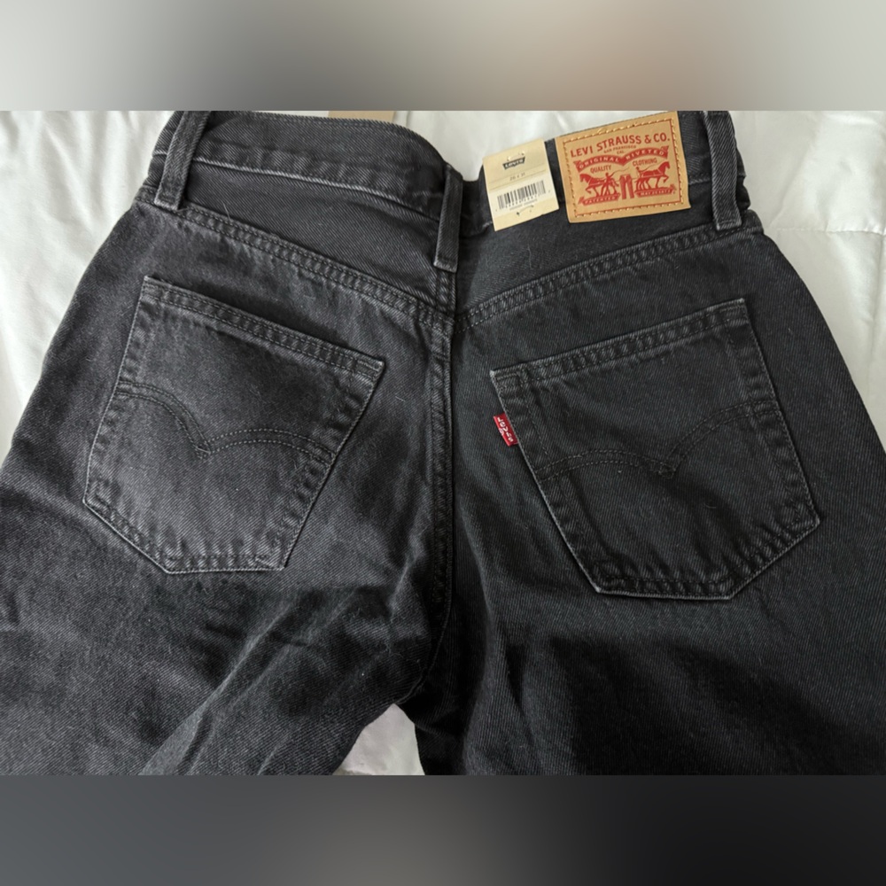 Levi's Women's Black Straight Leg Jeans
